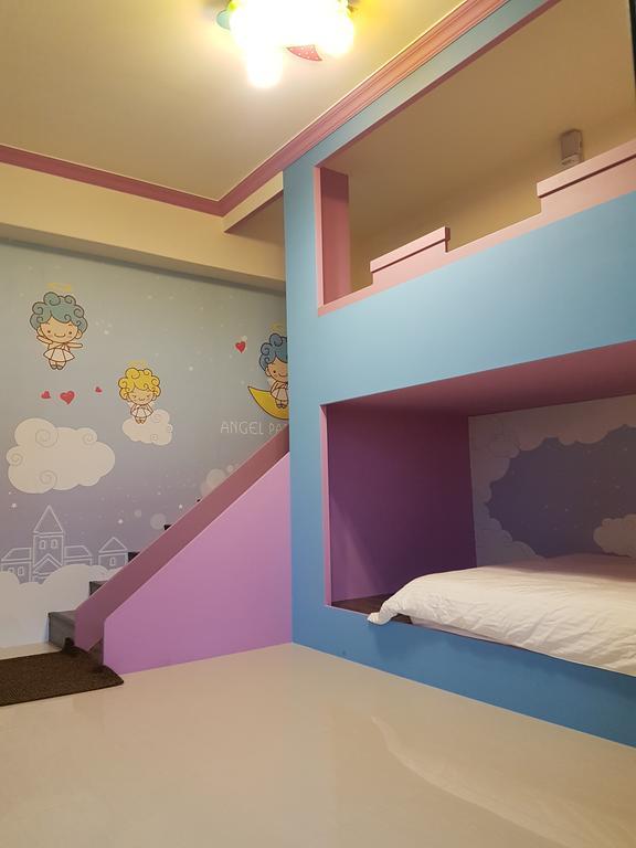Childlike Innocence Homestay Хуалянь Экстерьер фото