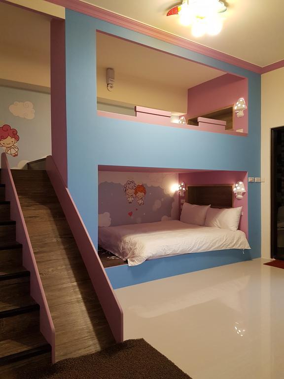 Childlike Innocence Homestay Хуалянь Экстерьер фото