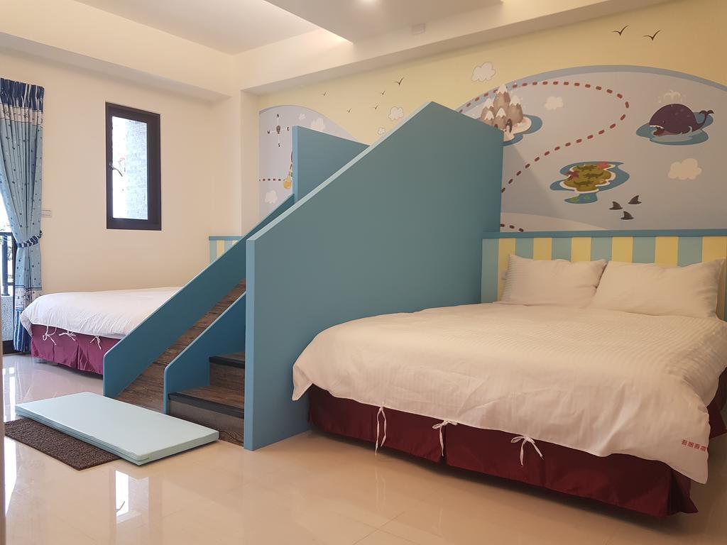 Childlike Innocence Homestay Хуалянь Экстерьер фото