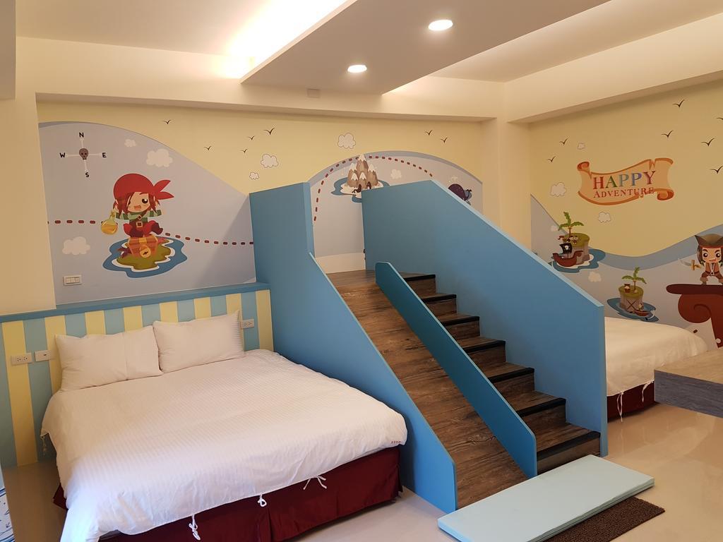 Childlike Innocence Homestay Хуалянь Экстерьер фото