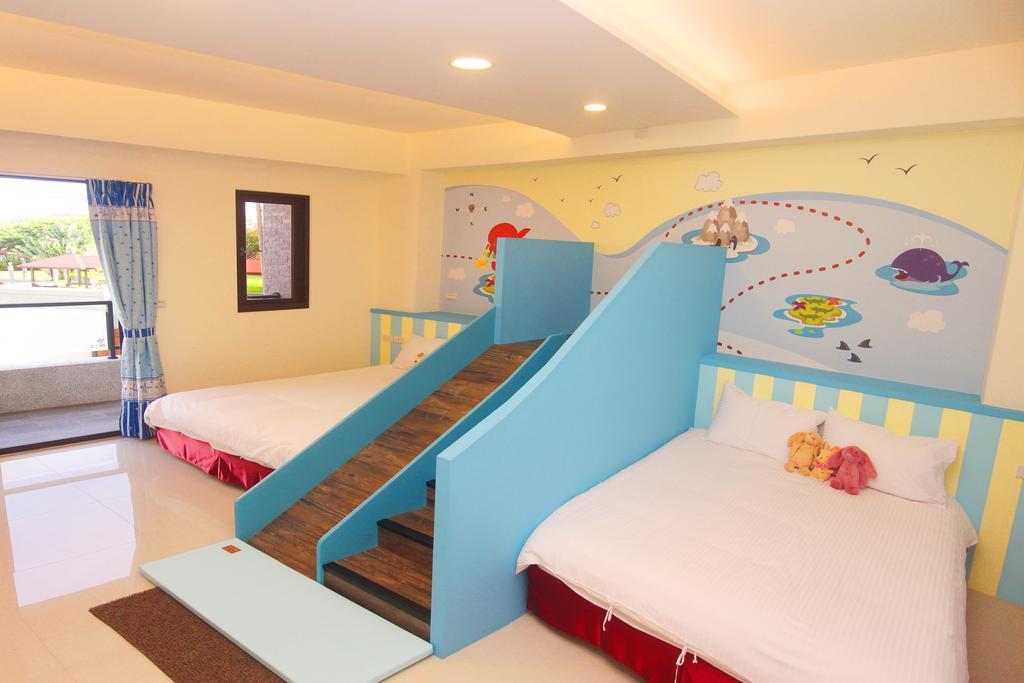 Childlike Innocence Homestay Хуалянь Экстерьер фото