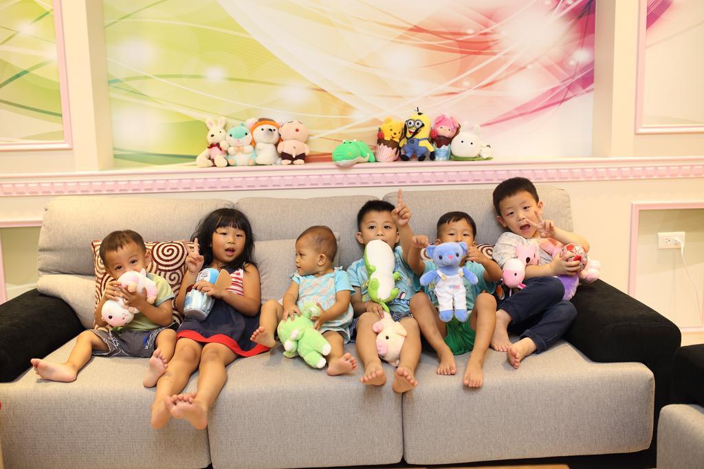 Childlike Innocence Homestay Хуалянь Экстерьер фото
