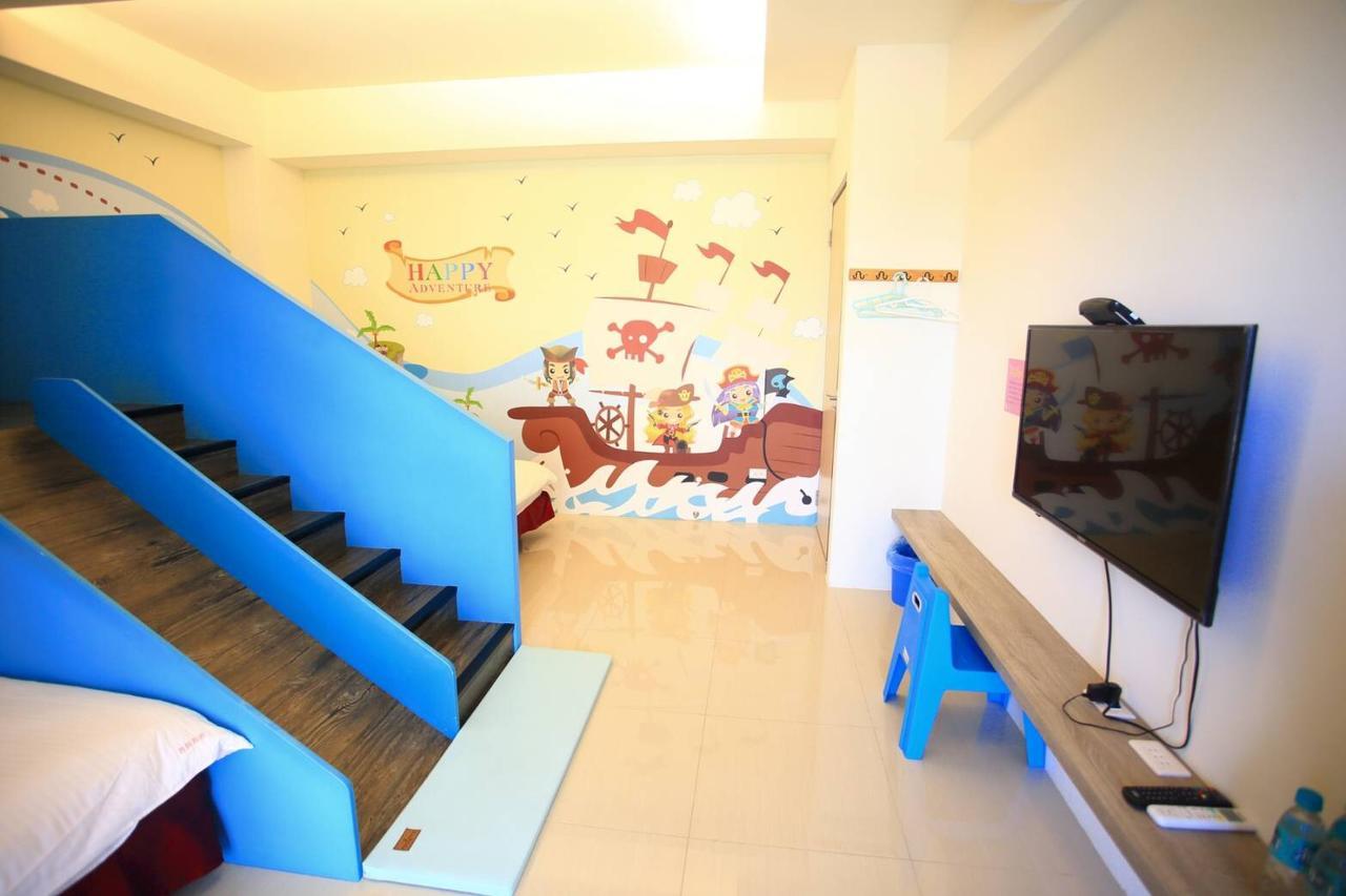 Childlike Innocence Homestay Хуалянь Экстерьер фото