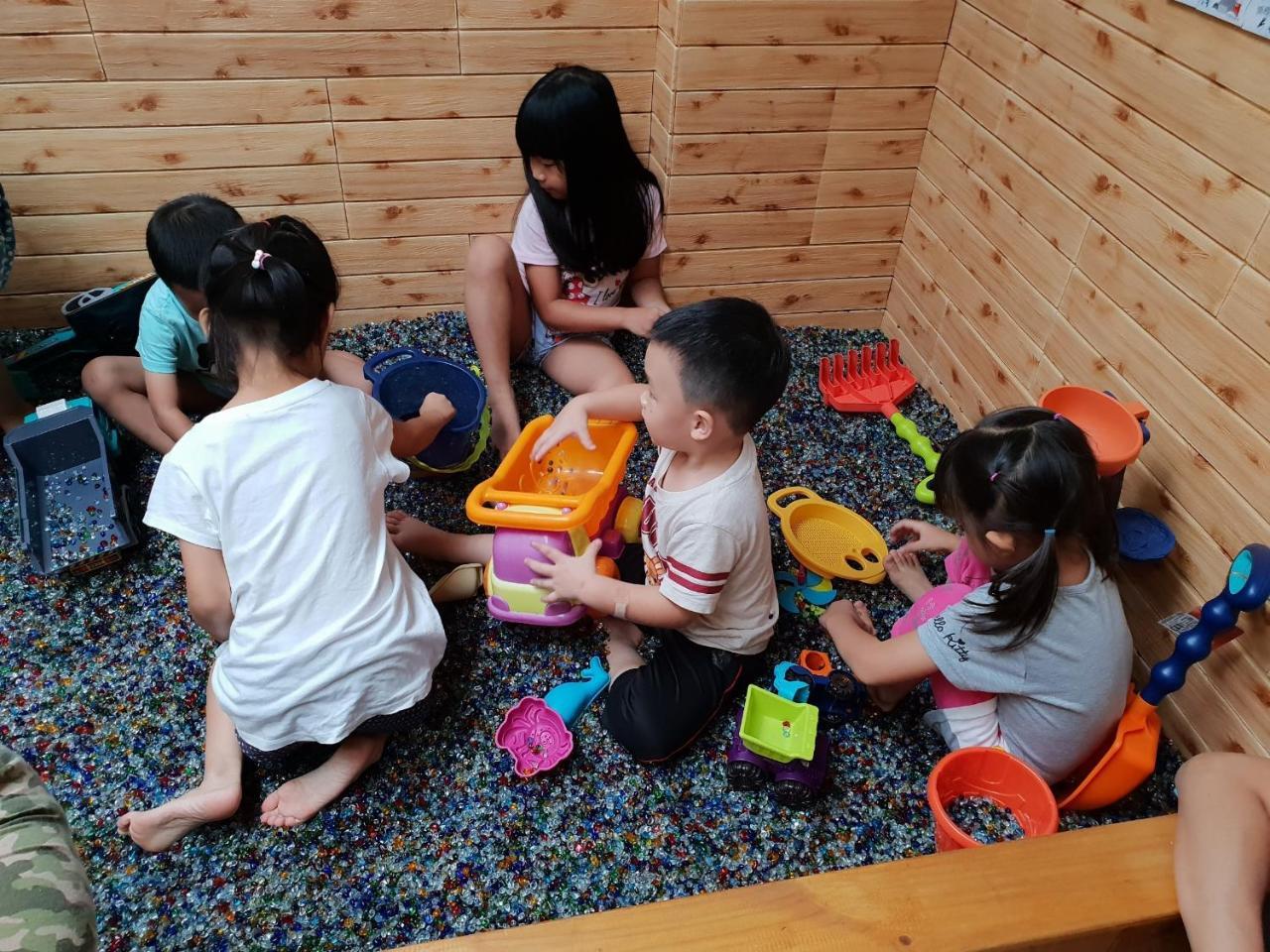 Childlike Innocence Homestay Хуалянь Экстерьер фото